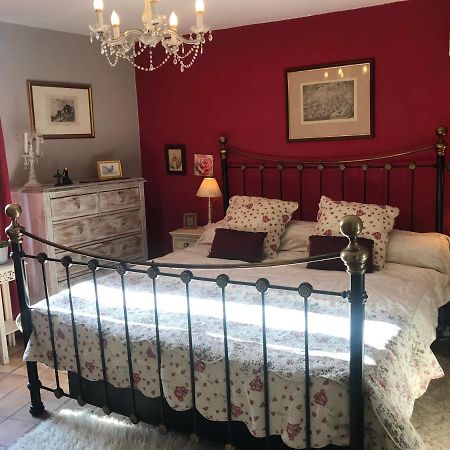 Bed and Breakfast Le Peyrail Les Lèves-et-Thoumeyragues Esterno foto