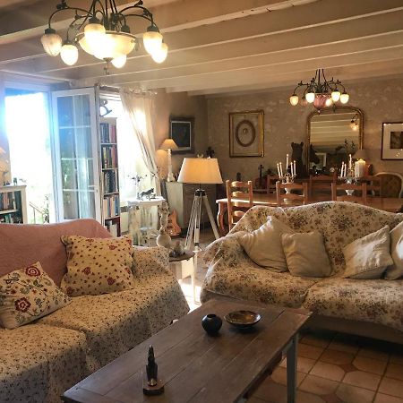 Bed and Breakfast Le Peyrail Les Lèves-et-Thoumeyragues Esterno foto