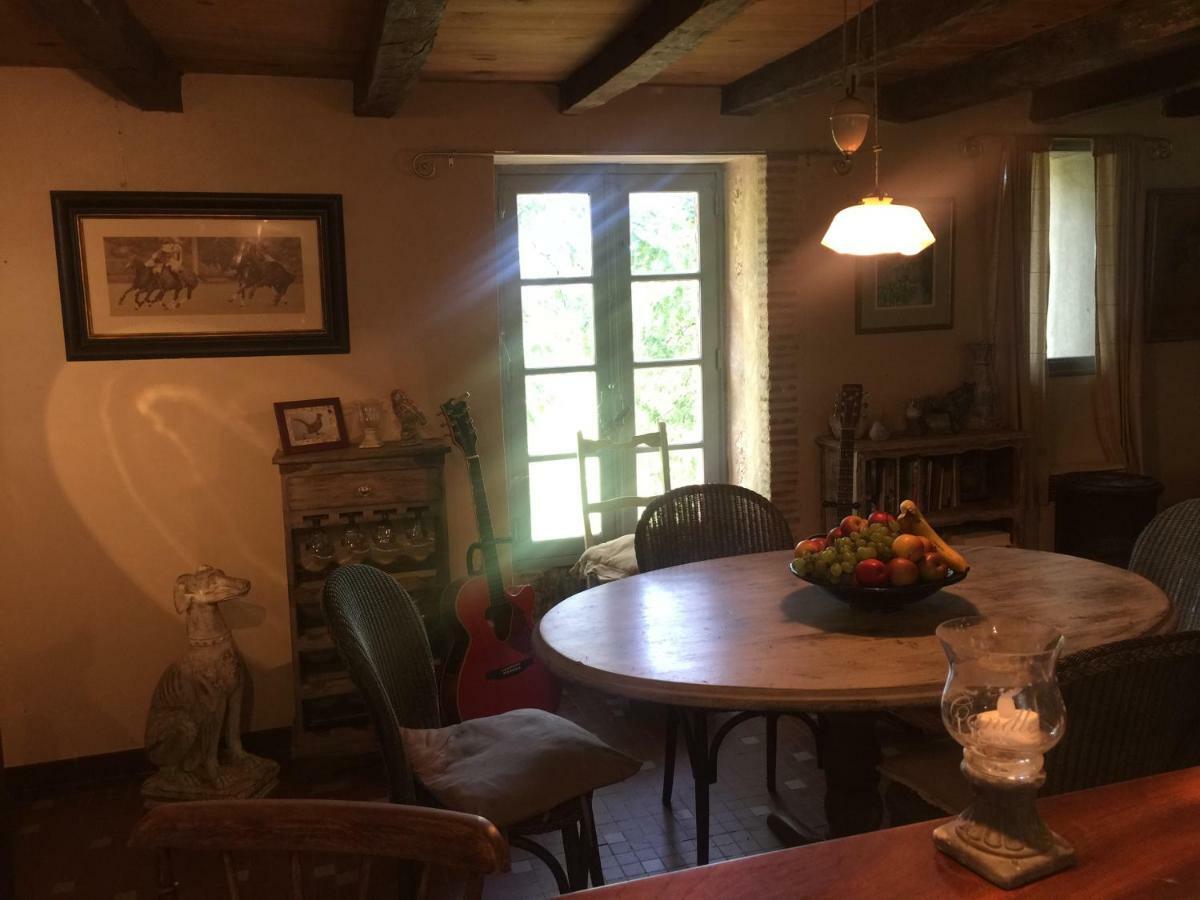 Bed and Breakfast Le Peyrail Les Lèves-et-Thoumeyragues Esterno foto