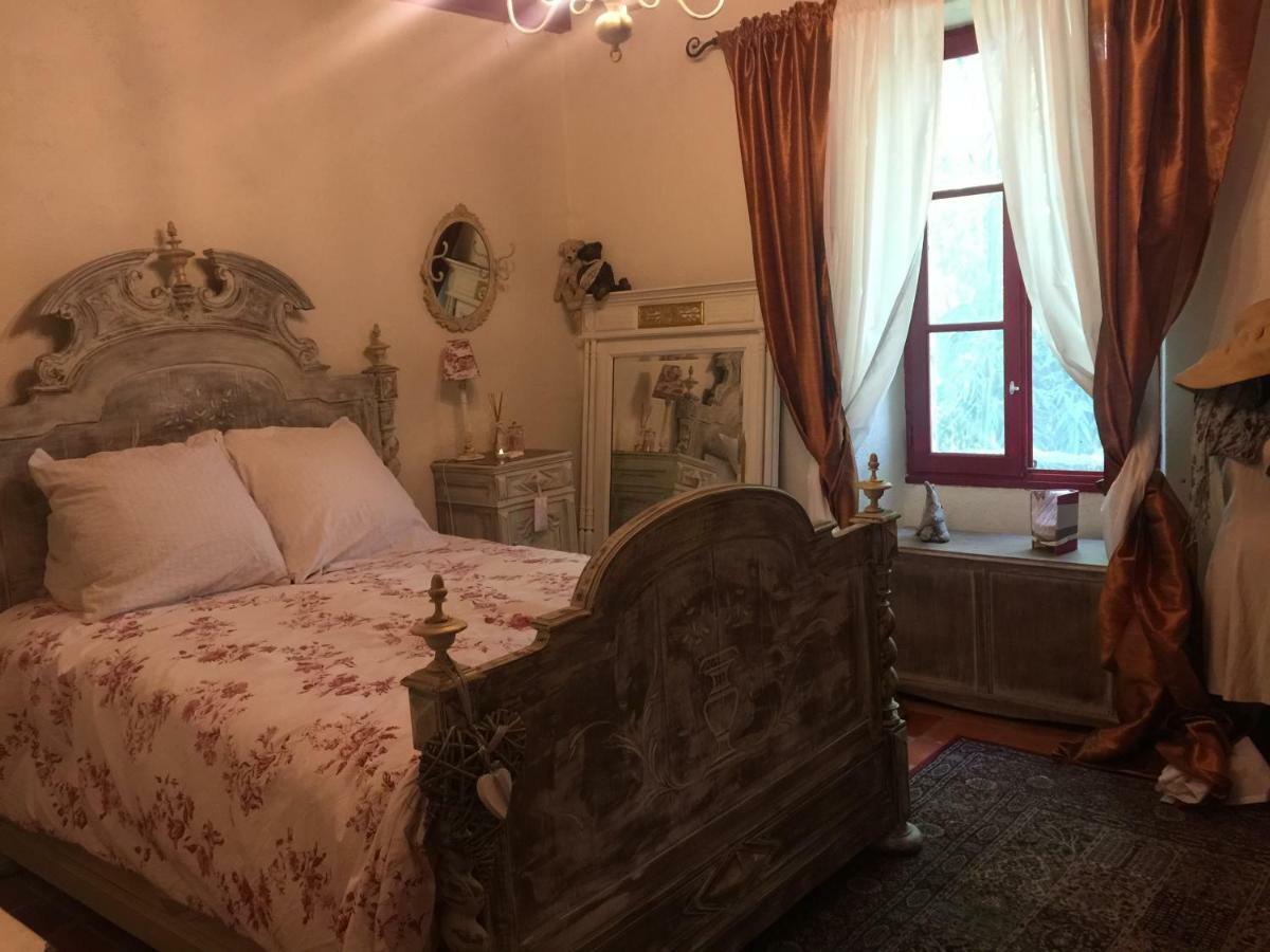 Bed and Breakfast Le Peyrail Les Lèves-et-Thoumeyragues Esterno foto