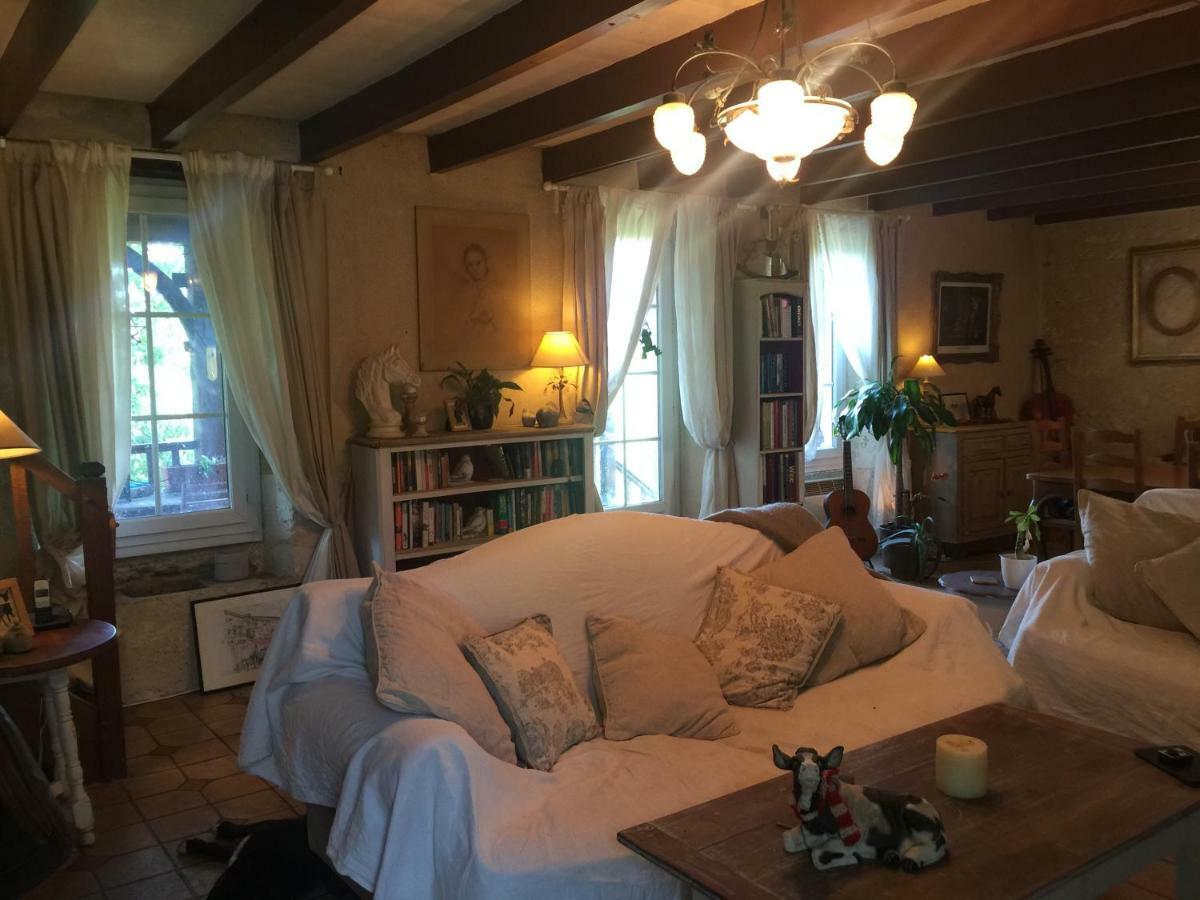 Bed and Breakfast Le Peyrail Les Lèves-et-Thoumeyragues Esterno foto