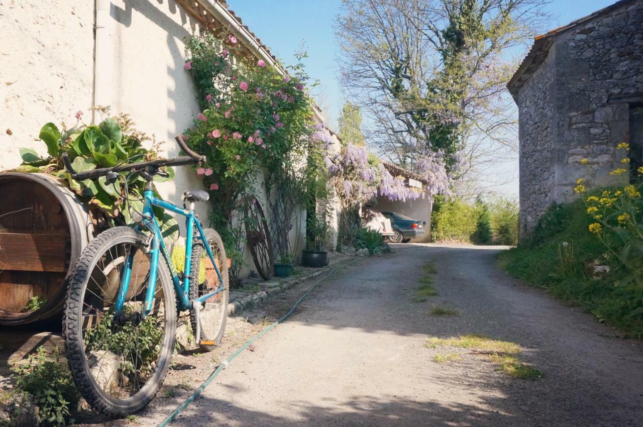 Bed and Breakfast Le Peyrail Les Lèves-et-Thoumeyragues Esterno foto